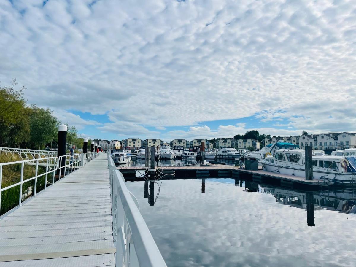 Carrick on Shannon A Room In Central Park Apts מראה חיצוני תמונה
