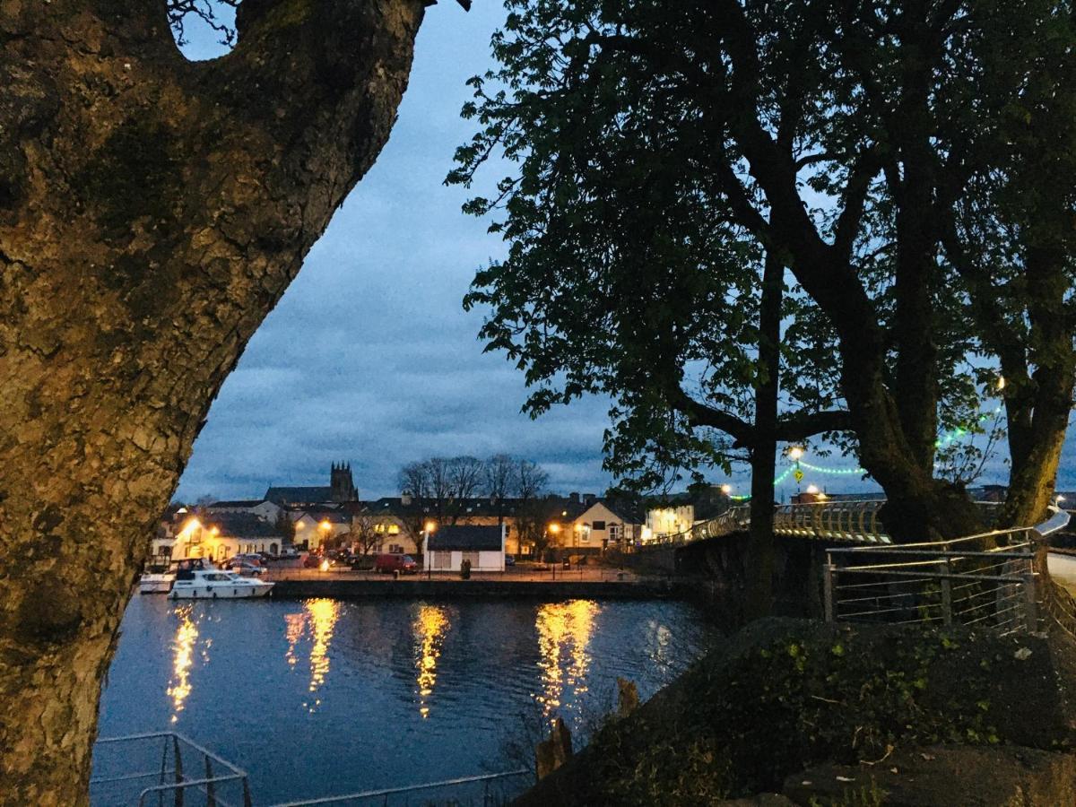 Carrick on Shannon A Room In Central Park Apts מראה חיצוני תמונה